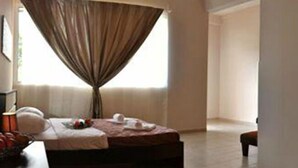 Family Apartment | In-room safe, free WiFi, bed sheets - Golden Beach Hotel (Polygyros)