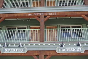 Front of property - The Green Bridge Inn (Red Cliff)