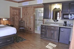 Premium Studio Suite, 1 King Bed | Private kitchenette | Coffee/tea maker, electric kettle, toaster, dining tables - The Green Bridge Inn (Red Cliff)