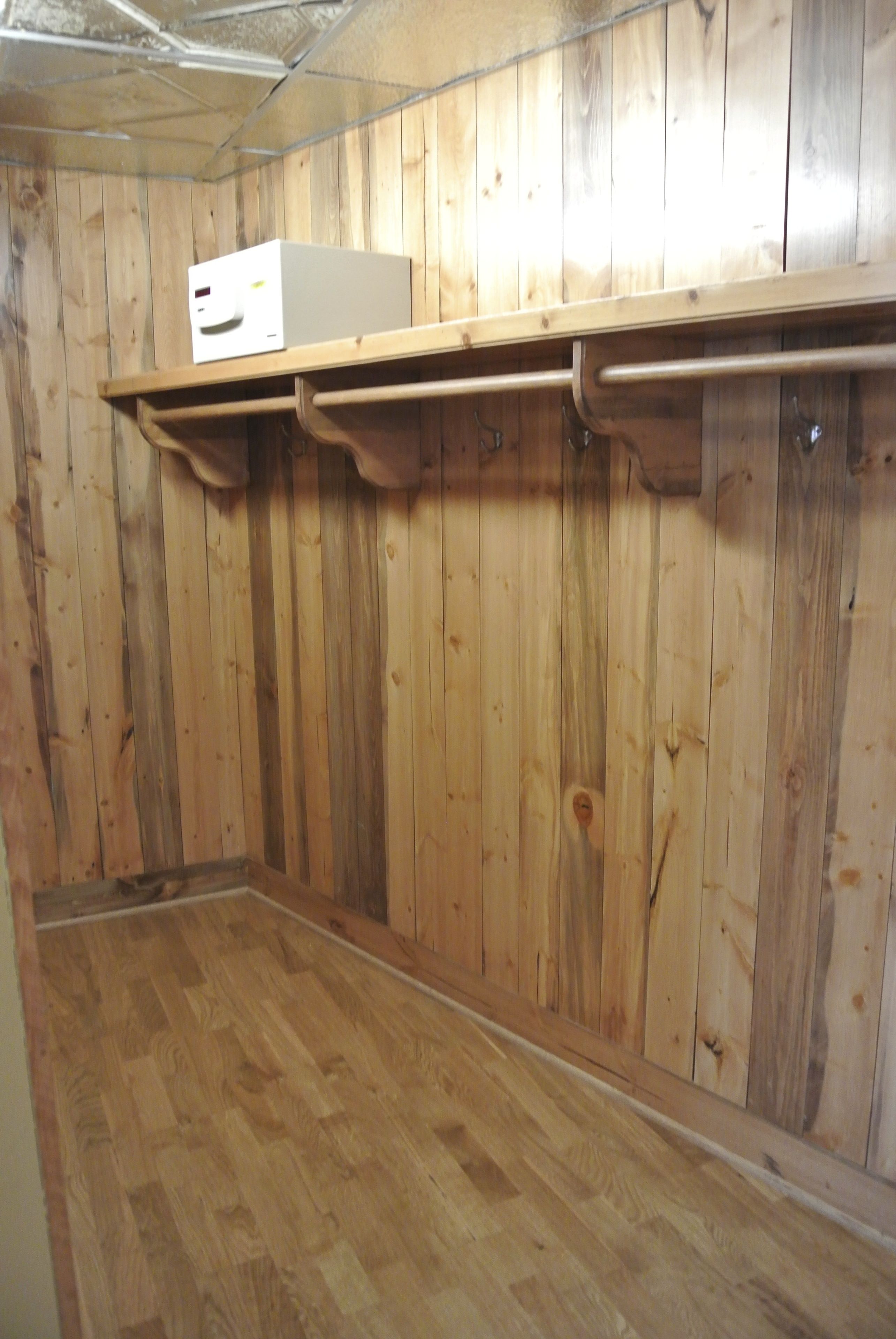 standard room, 1 king bed | in-room safe, desk, blackout curtains, iron/ironing board