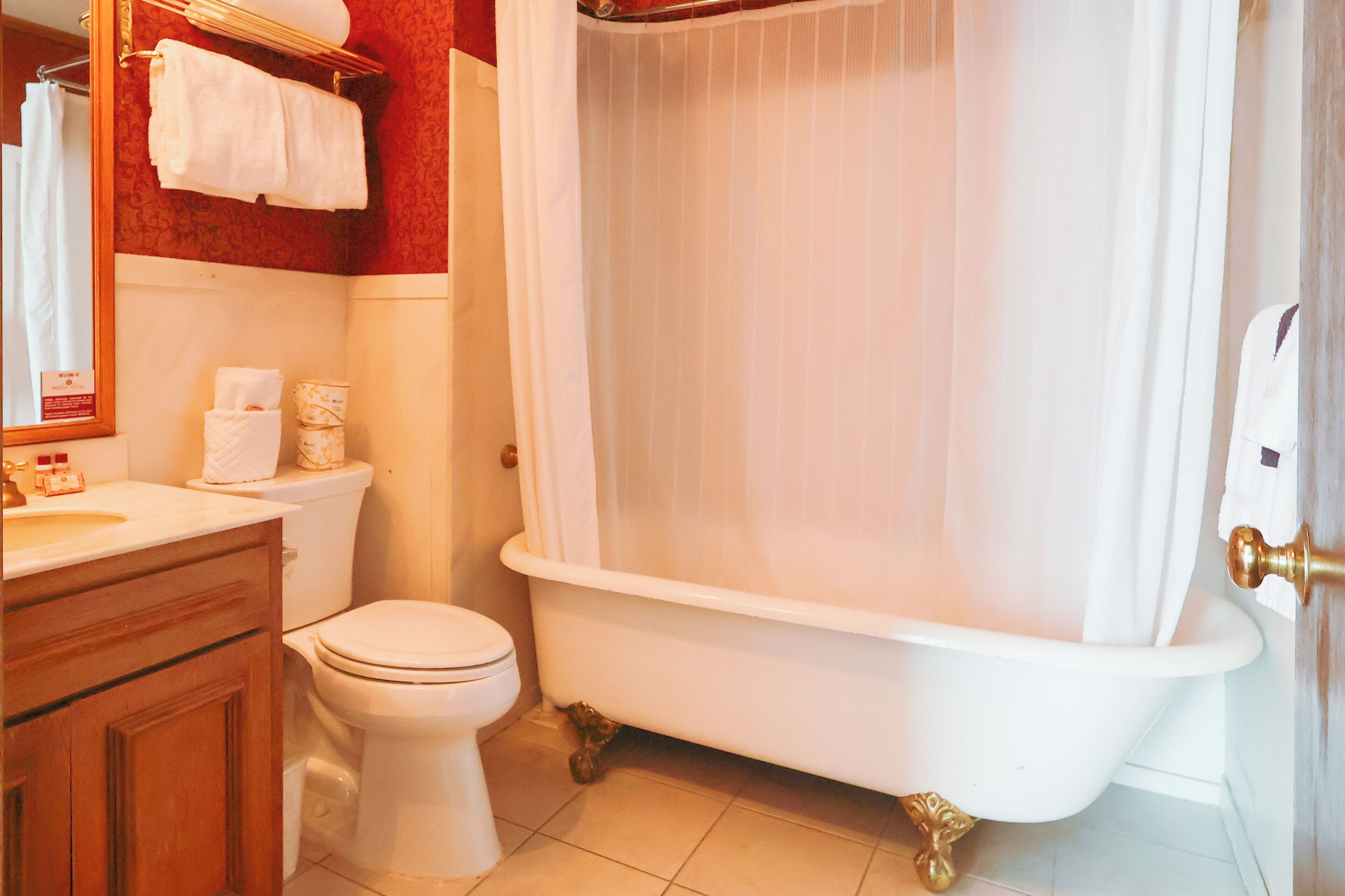 combined shower/bathtub, free toiletries, hair dryer, towels