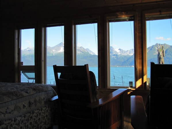 Comfort Cabin, 1 Queen Bed, Kitchenette, Beach View (Gatehouse Cabin) ALL GUESTS MUST REGISTER