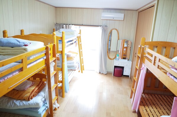 Shared Dormitory, Women only
