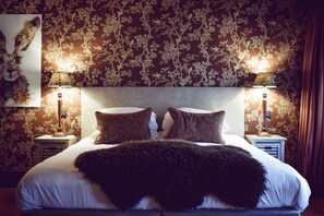 Deluxe Room, 1 King Bed, City View (Country Room)