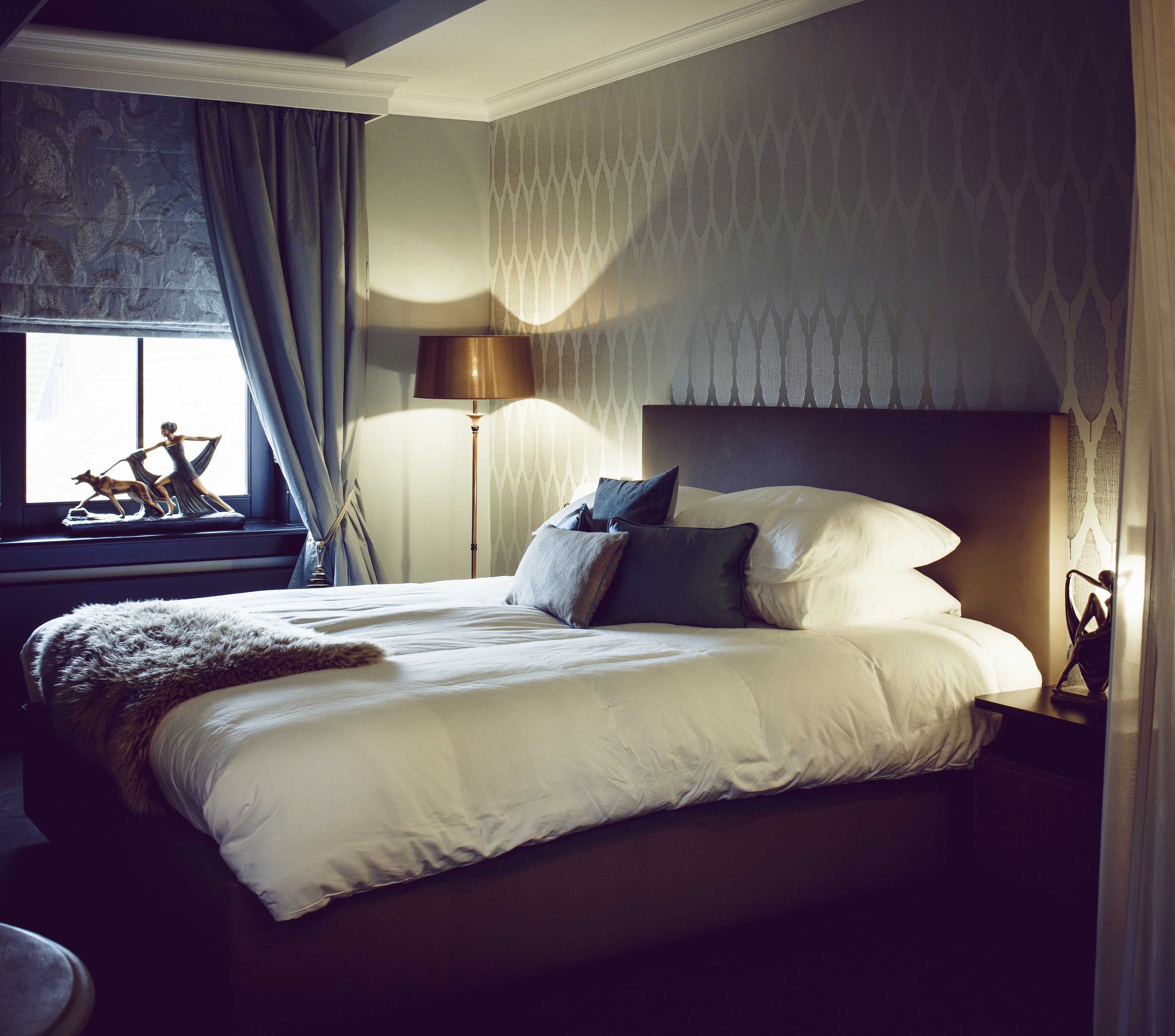 deluxe room, 1 king bed, city view, courtyard area (art deco room) | premium bedding, minibar, in-room safe, individually decorated