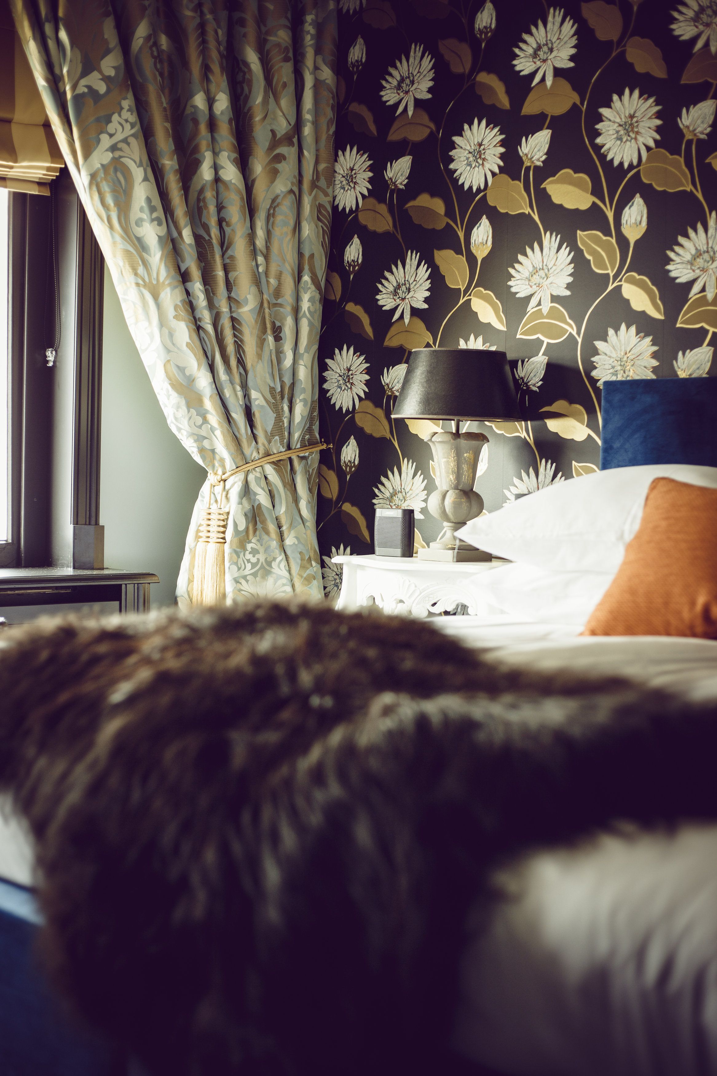 deluxe room, 1 king bed, jetted tub (flower room) | premium bedding, minibar, in-room safe, individually decorated