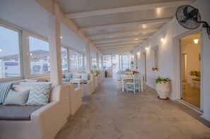 Interior detail - George & Irene Hotel (Ios)