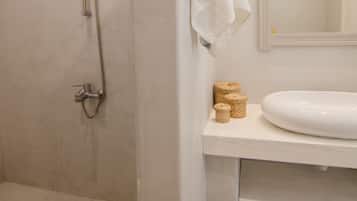 Traditional Apartment, 1 Bedroom, City View | Bathroom shower