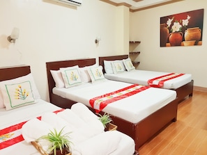 Deluxe Room | Individually decorated, desk, blackout curtains, free WiFi