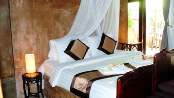 Minibar, individually decorated, desk, free WiFi