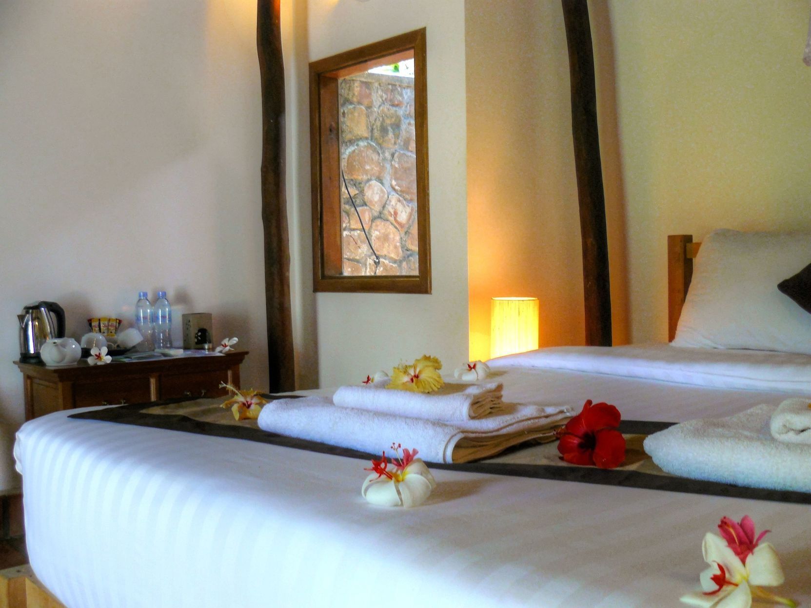 มินิบาร์, ห้องพักตกแต่งอย่างมีเอกลักษณ์, โต๊ะทำงาน, Wi-Fi ฟรี