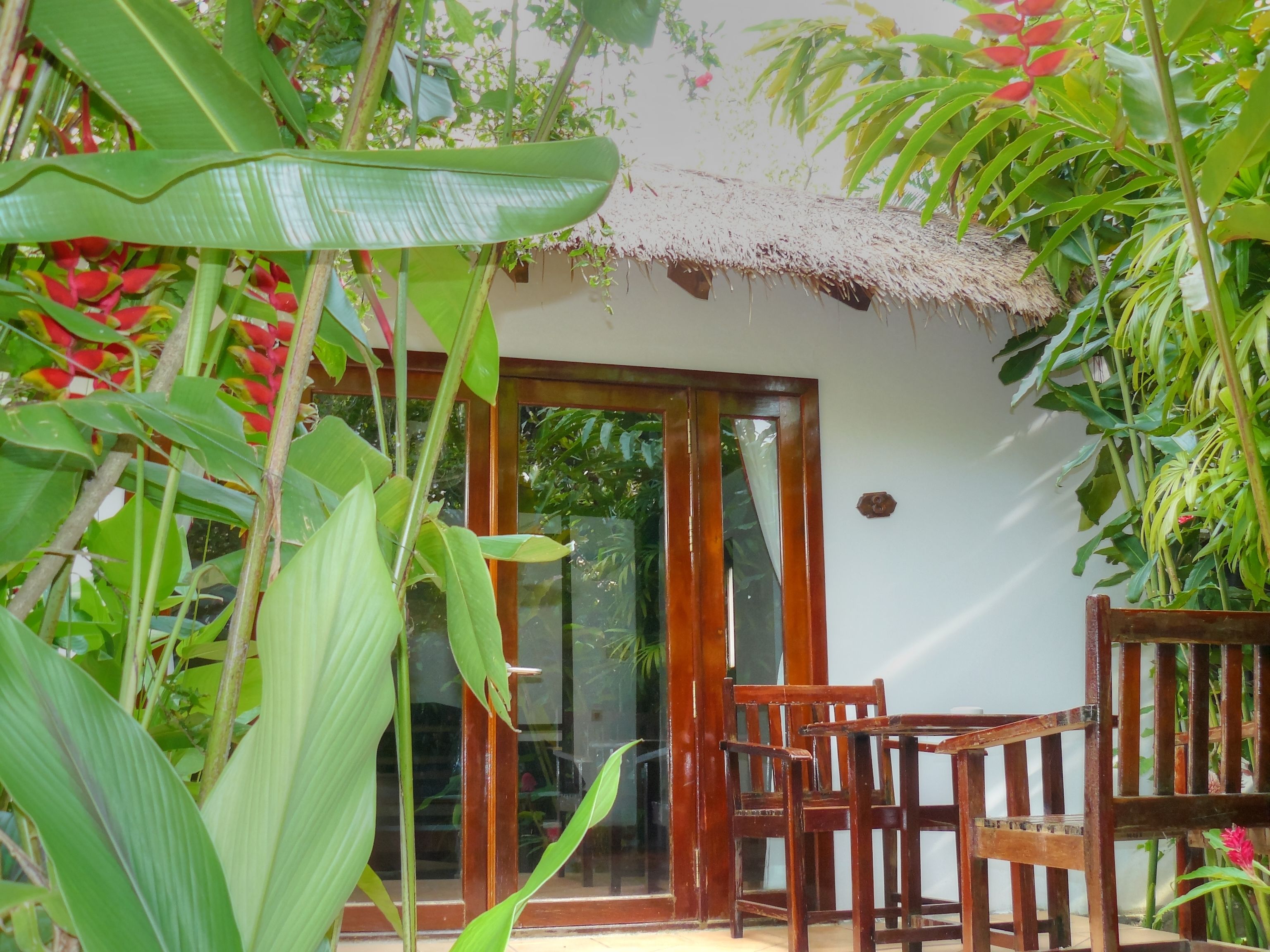 Bungalow Deluxe (Tiled Roof Twin) | Hiên