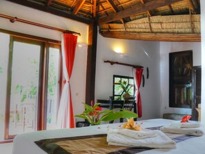 Deluxe Bungalow Tiled Roof Twin | Minibar, individually decorated, desk, free WiFi - Mealea Resort (Kep)