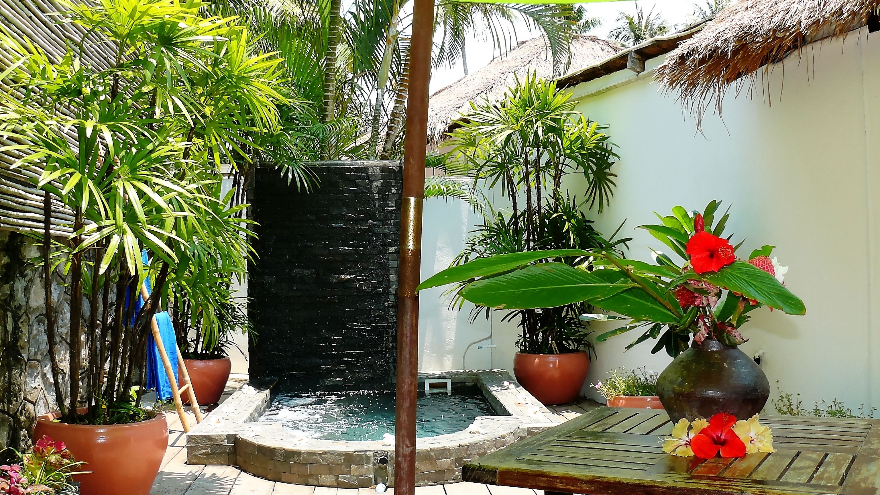 Mealea Suite | Outdoor spa tub