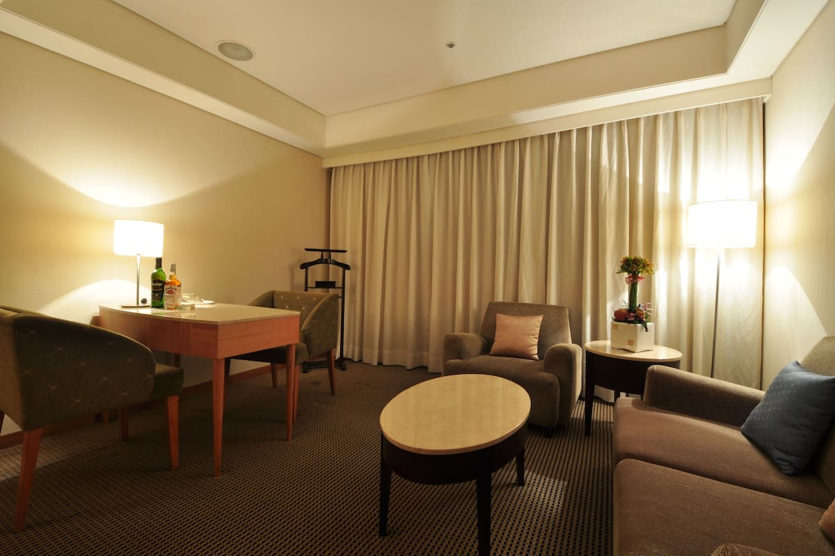 Forward Family Room