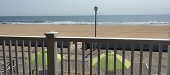 Fish Tales Boardwalk Inn