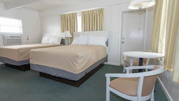 Mobiliario individual, cortinas opacas, wifi gratis y ropa de cama
