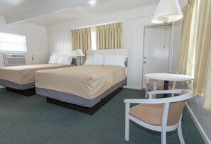 Muebles diferentes, cortinas blackout, wifi gratis y ropa de cama