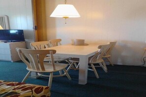 Standard Room (Efficiency B) | Living area - Fish Tales Boardwalk Inn (Ocean City)