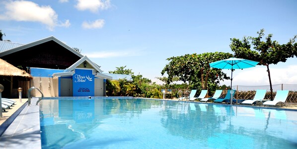 Outdoor pool, sun loungers