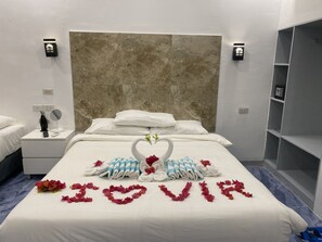 Minibar, in-room safe, blackout drapes, free WiFi