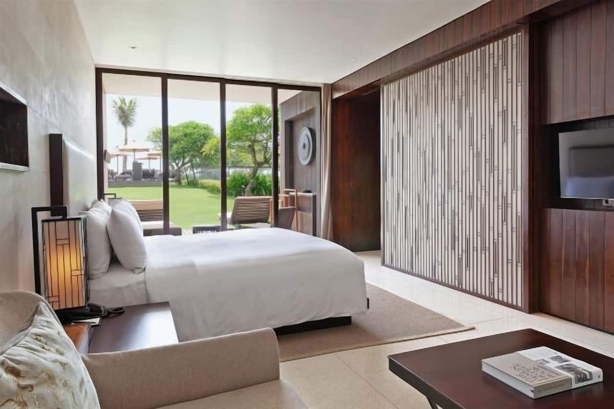 Premium bedding, minibar, in-room safe, blackout curtains