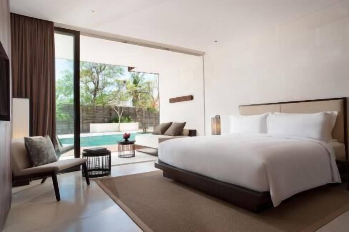 Premium bedding, minibar, in-room safe, blackout curtains