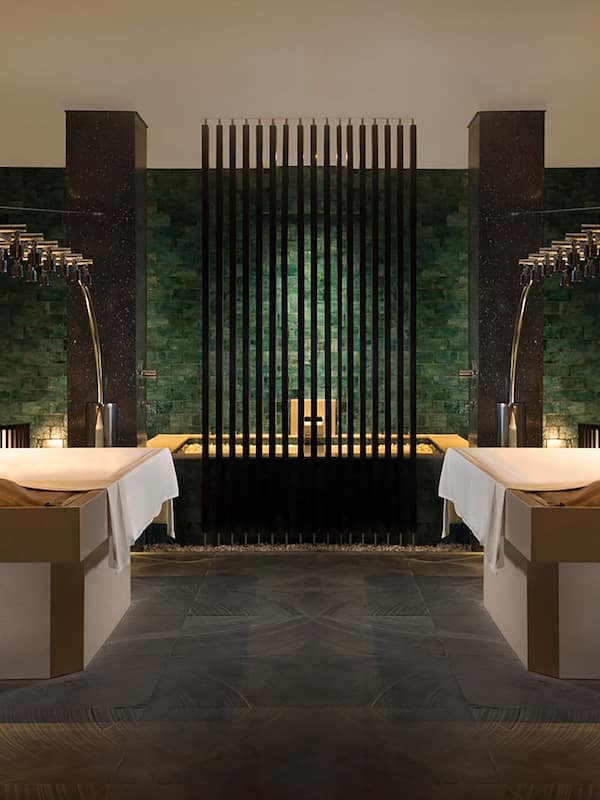 Couples treatment rooms, steam room, body treatments, aromatherapy