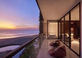 Suite (Seminyak) | Premium bedding, minibar, in-room safe, blackout drapes