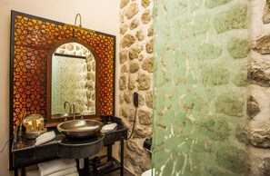 Hair dryer, bathrobes, slippers, towels - Mardius Tarihi Konak (Mardin)