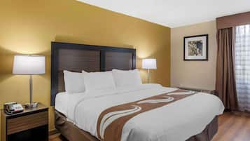 1 habitación, escritorio y espacio para trabajar con laptop