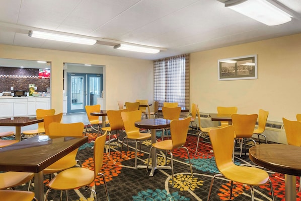 Daily continental breakfast (USD 5 per person)