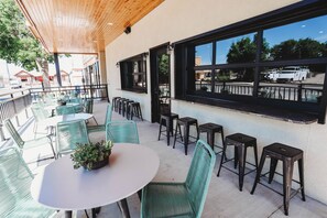 Exterior - Hotel LaBonte (Douglas)