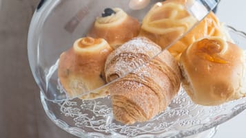 Thức ăn và đồ uống