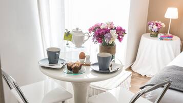 Petit déjeuner préparé à la commande compris tous les jours