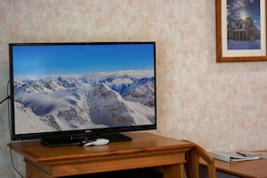 TV, DVD ํ๋ ์ด์ด