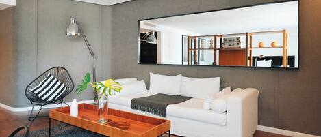 Deluxe Suite | Premium bedding, minibar, in-room safe, desk