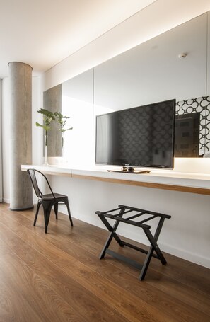 Rom – executive | Sengetøy av topp kvalitet, minibar, safe på rommet og skrivebord