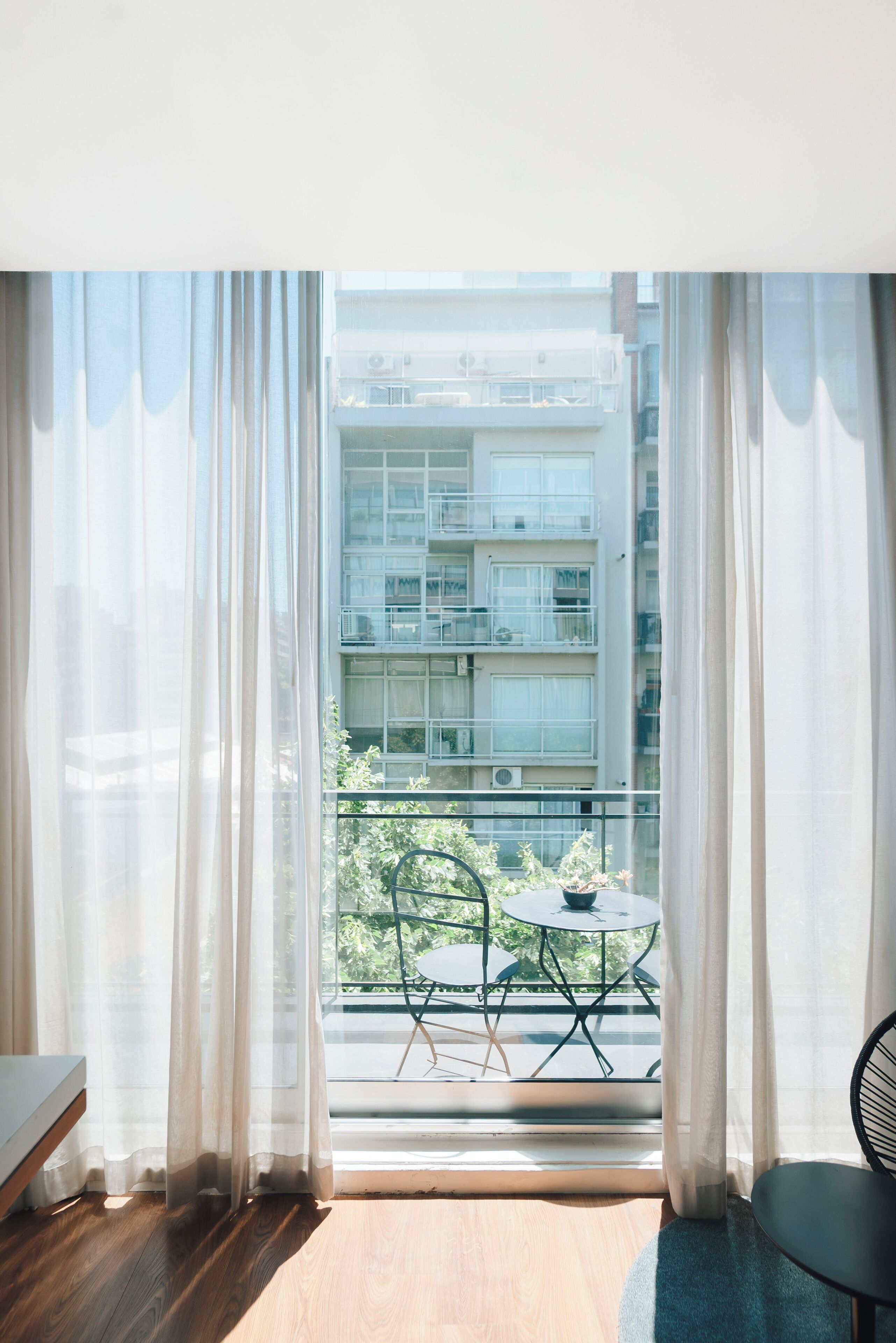 Ropa de cama de alta calidad y minibar 