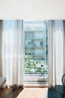 Executive Room | Premium bedding, minibar, in-room safe, desk