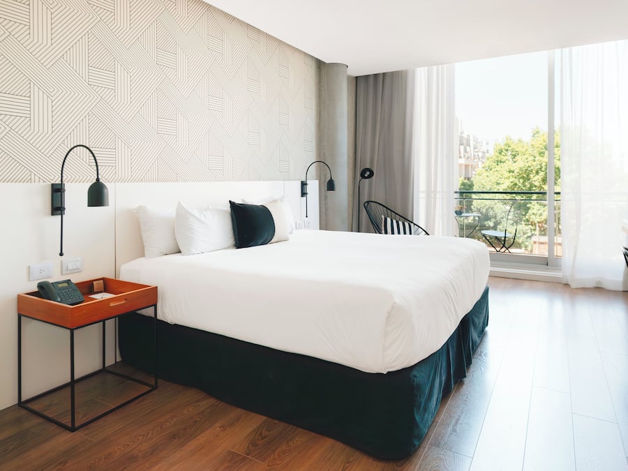Ropa de cama de alta calidad y minibar