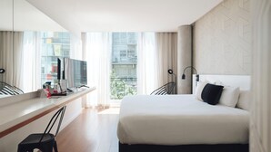 エグゼクティブ ルーム | 高級寝具、ミニバー、セーフティボックス (室内)、デスク