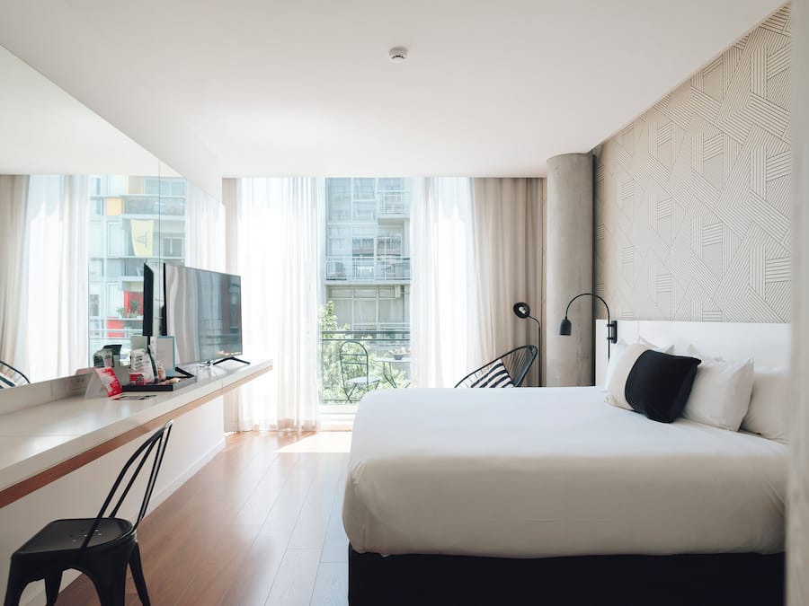 Ropa de cama de alta calidad y minibar