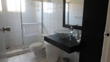 Comfort Apartment, 1 Queen Bed, Kitchen, Garden View | Bathroom | Shower, hair dryer, towels