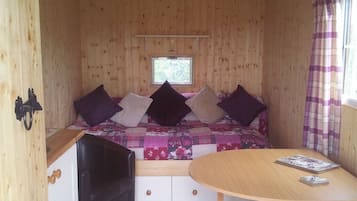 Comfort Double Room, Shared Bathroom, Park View (With Private WC) | 1 bedroom, down comforters, Select Comfort beds, individually decorated