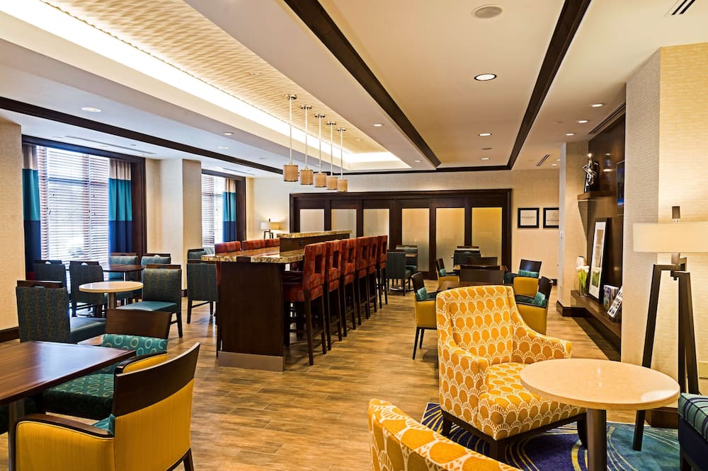 Hampton Inn by Hilton Ottawa Airport, ON, CN