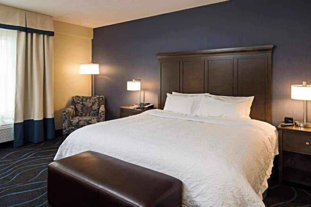 Edredones de plumas, wifi gratis, ropa de cama