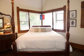 1 Schlafzimmer, hochwertige Bettwaren, Minibar, individuell dekoriert
