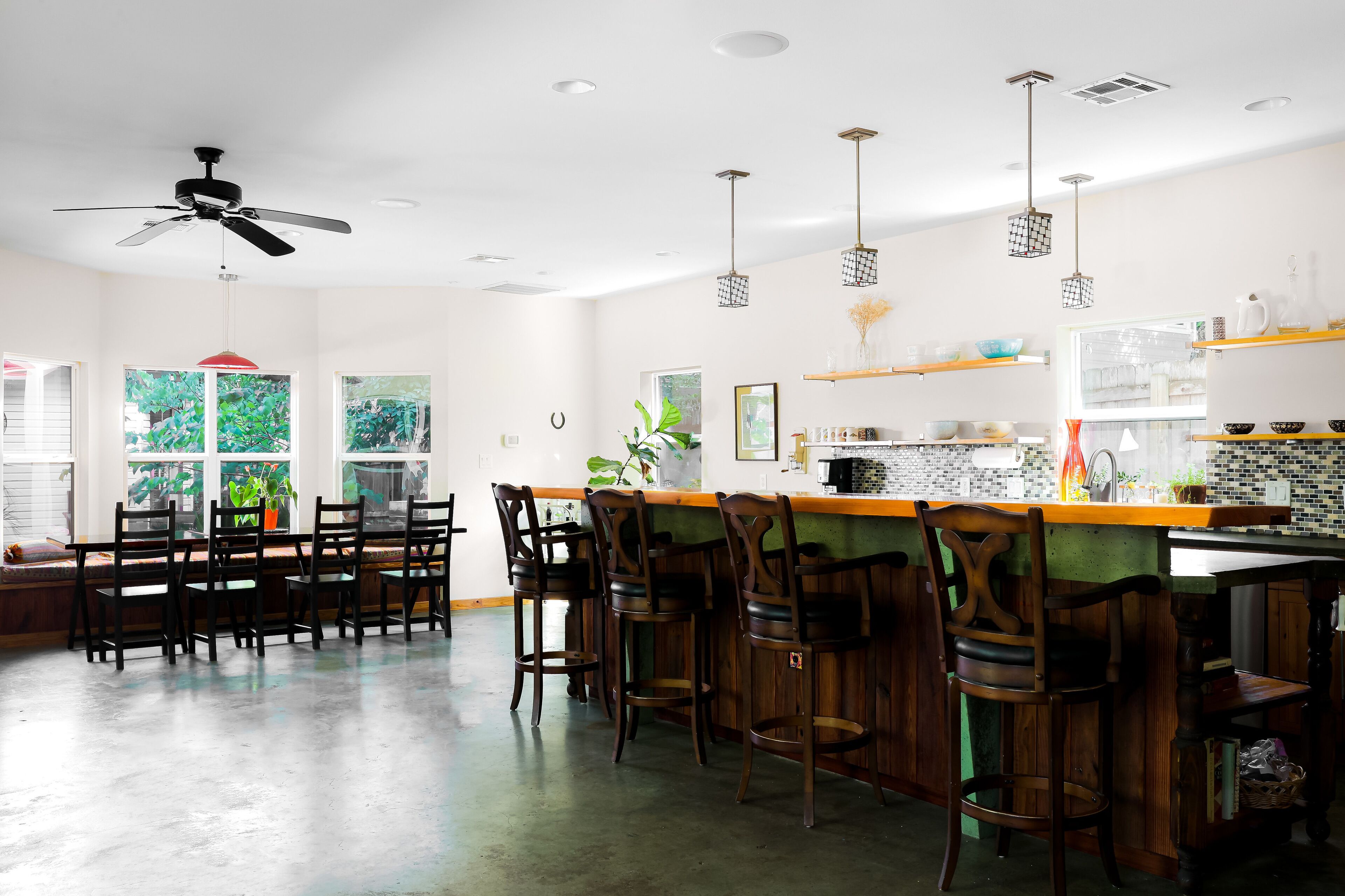 Free daily local cuisine breakfast 