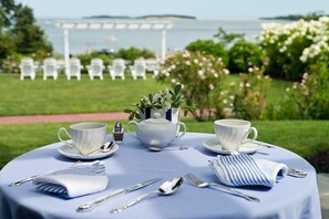 Property grounds - A Little Inn on Pleasant Bay (Orleans)